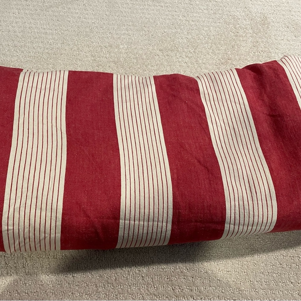Full sized duvet cover and pillow shams